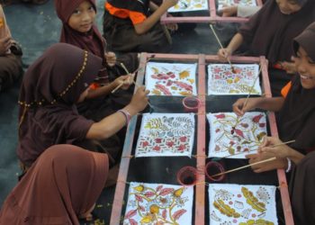 Batik Bojonegoro, dari Kreasi hingga Wisata Edukasi