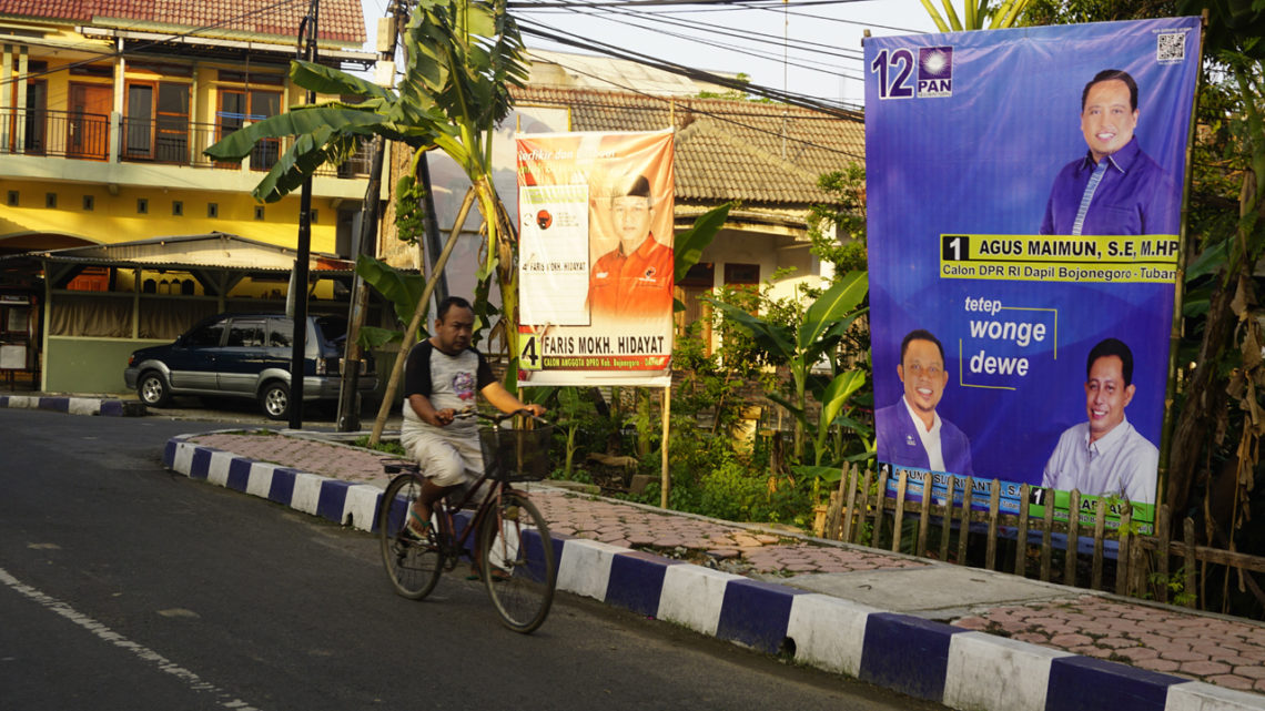 Teknik Propaganda pada Alat Peraga Kampanye di Bojonegoro