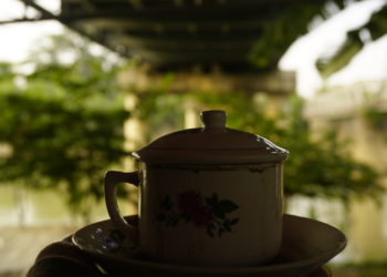 Sensasi Ngopi Syahdu di Bawah Jembatan Kali Kethek