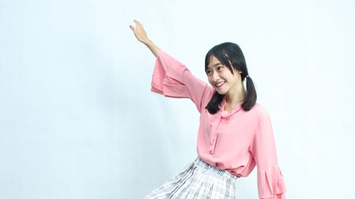 Egga Ayu Nawang Aulia, Dari Aspal Jalanan Menuju Panggung Hiburan