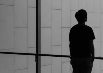 Hakekat Menunggu dan Sebuah Antrean