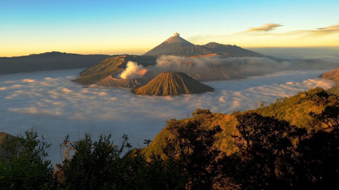 Fluktuasi Gunung Bromo dan Cara Membaca Alam