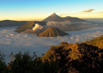 Fluktuasi Gunung Bromo dan Cara Membaca Alam