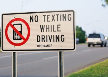 Tetap Cinta dengan Tidak Menggunakan Ponsel Saat Berkendara