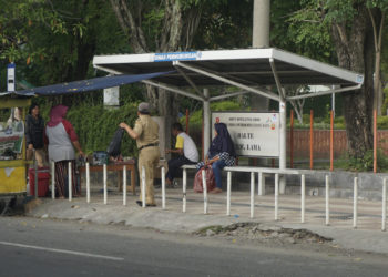 Nasib Angkutan Kota dan Betapa Multifungsinya Halte di Bojonegoro