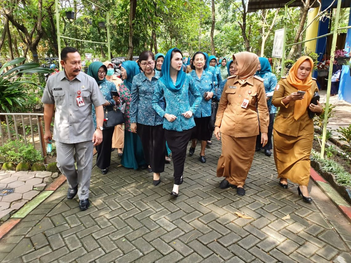 Arumi Bachsin Pimpin Sosialisasi Penanganan Stunting dan Pengolahan Sampah di Bojonegoro
