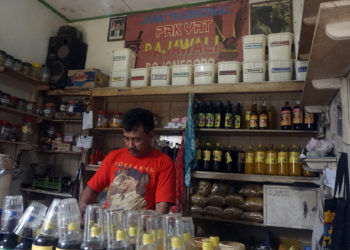 Menikmati Seduhan Jamu Tradisional Legendaris Pak Yat Bojonegoro