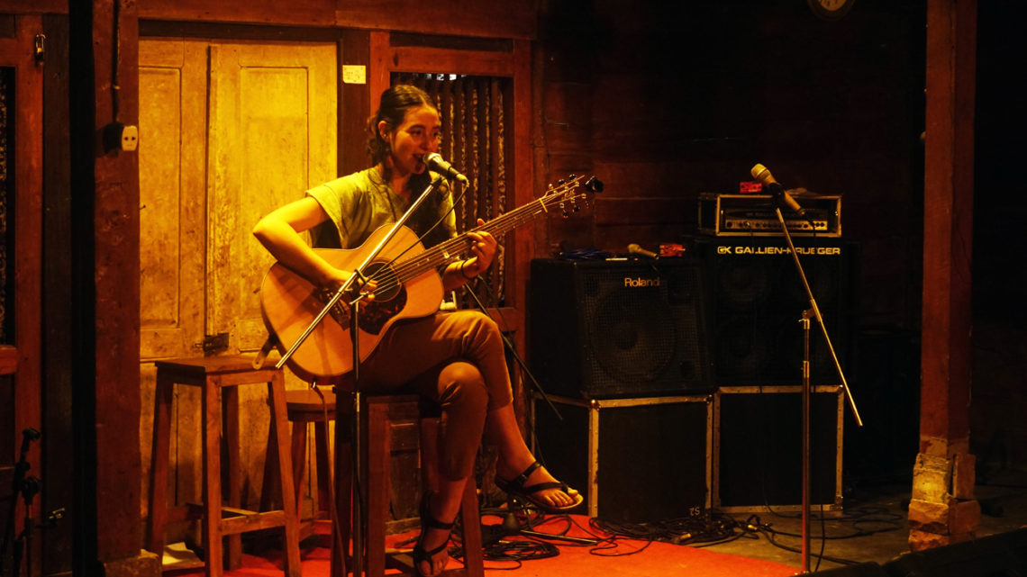 Sandrayati Fay dan Malam Syahdu di Acara Musik Pohon Kresen