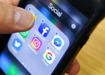 Terimakasih Sudah Membikin Medsos Mengalami Gangguan