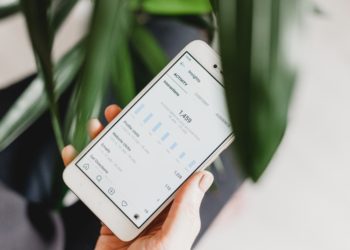 Tips Viral di Media Sosial ala Akhyari Hananto