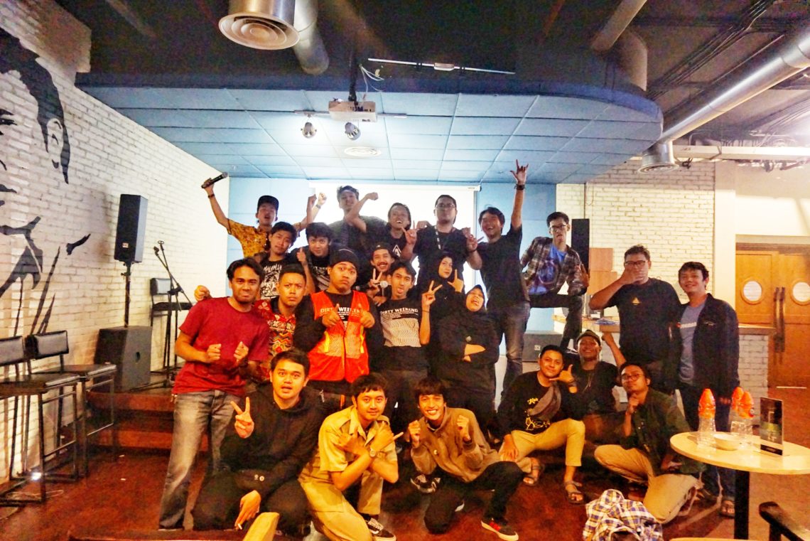 Menangis Semalam dan Tertawa Bermalam-malam