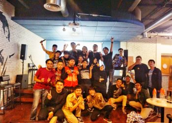 Menangis Semalam dan Tertawa Bermalam-malam