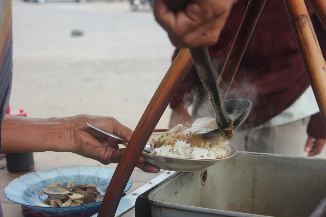 Menjajal Keunikan Gulai Kepala Kambing Khas Kota Semarang