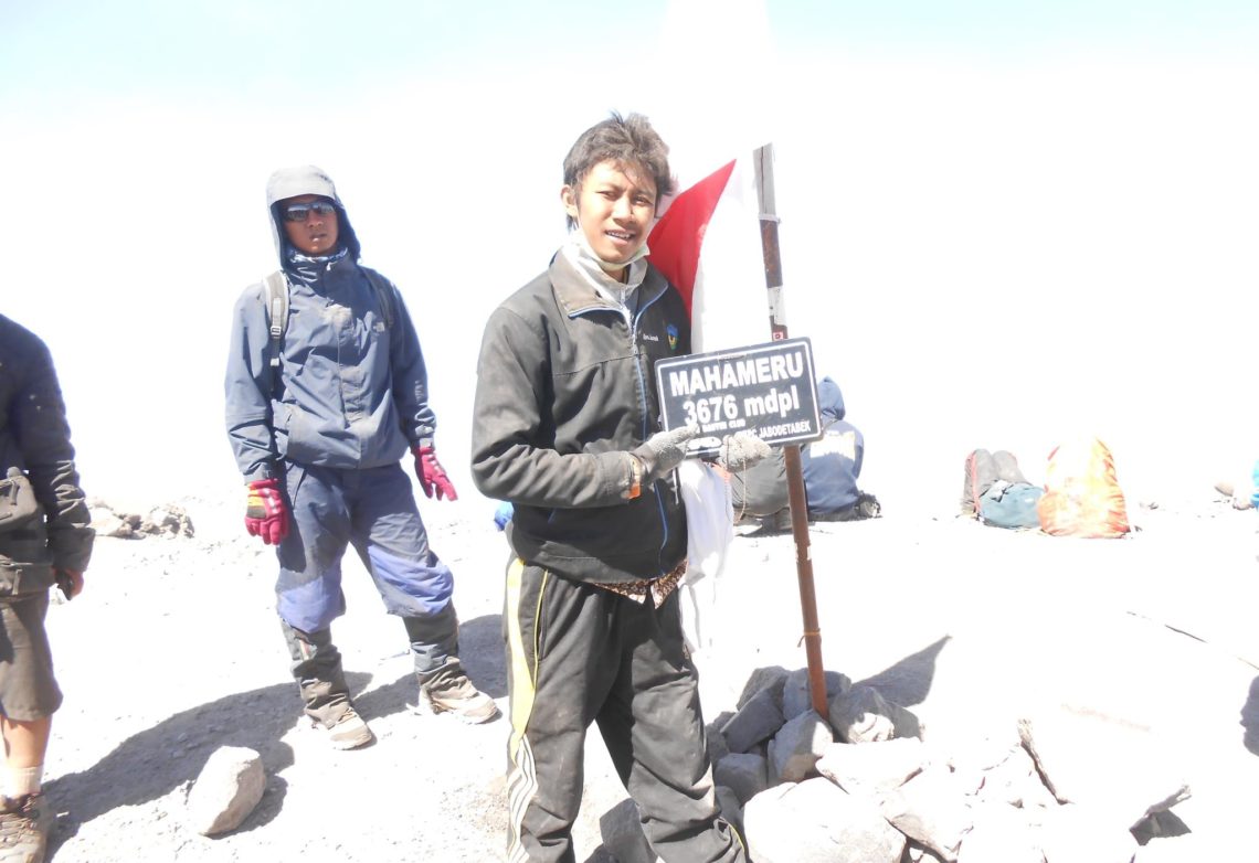 Cinta, Bendera, dan Mbak Najwa