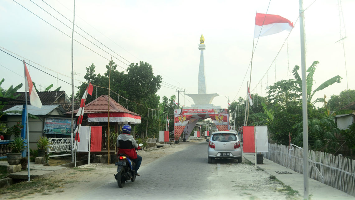 Warga Desa Tulungrejo Berhasil Hadirkan Monas ke Bojonegoro