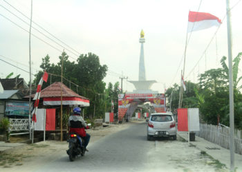 Warga Desa Tulungrejo Berhasil Hadirkan Monas ke Bojonegoro
