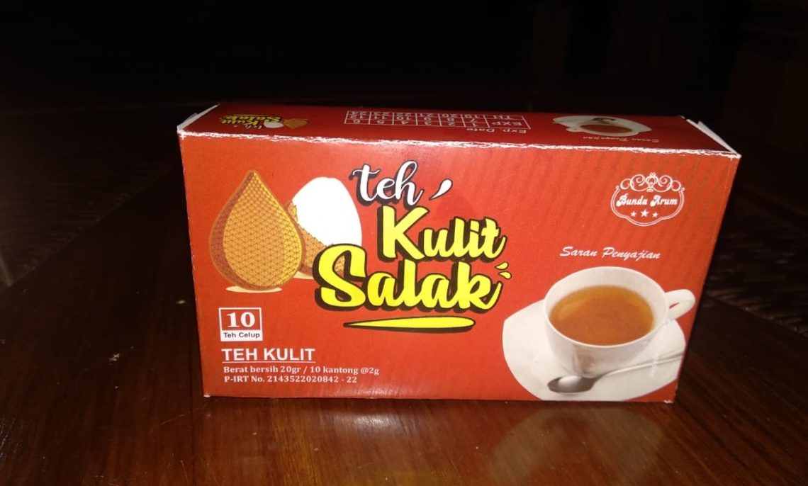 Mencicipi Keunikan Teh Kulit Salak Desa Wedi Bojonegoro