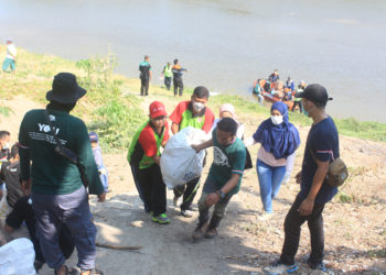 Gerakan Bersihkan Sampah Bengawan Solo di Acara World Cleanup Day Bojonegoro