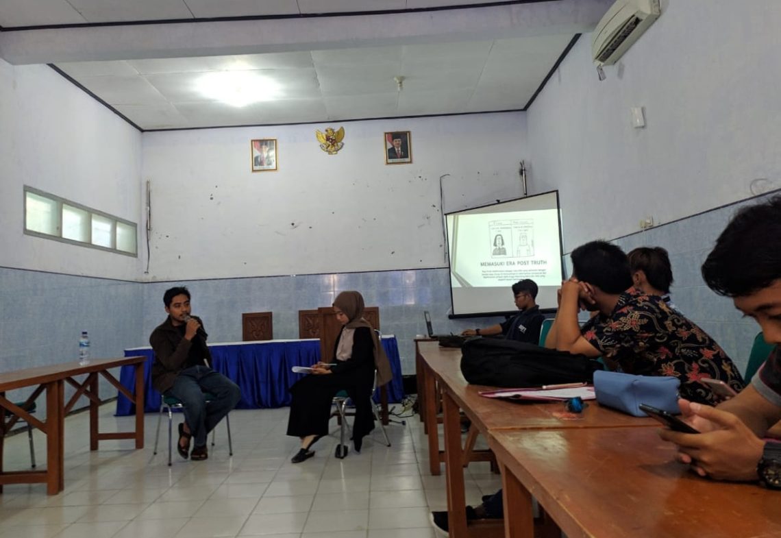 Kenapa Kita Harus Telaten Membaca?