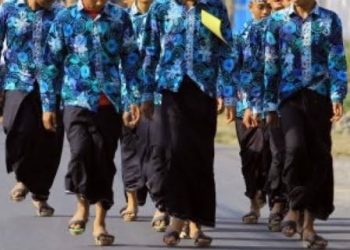 Saat Mas-mas Sarungan Jatuh Cinta pada Mbak-mbak Cadaran