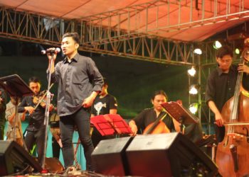 Orkestrasi Alat Musik Gesek dari B-String di Jazz Bengawan 2019
