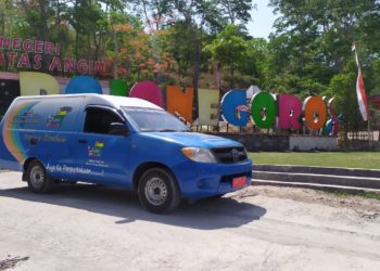 Mobil Perpusatakaan Keliling Mangkal di Objek Wisata Bojonegoro