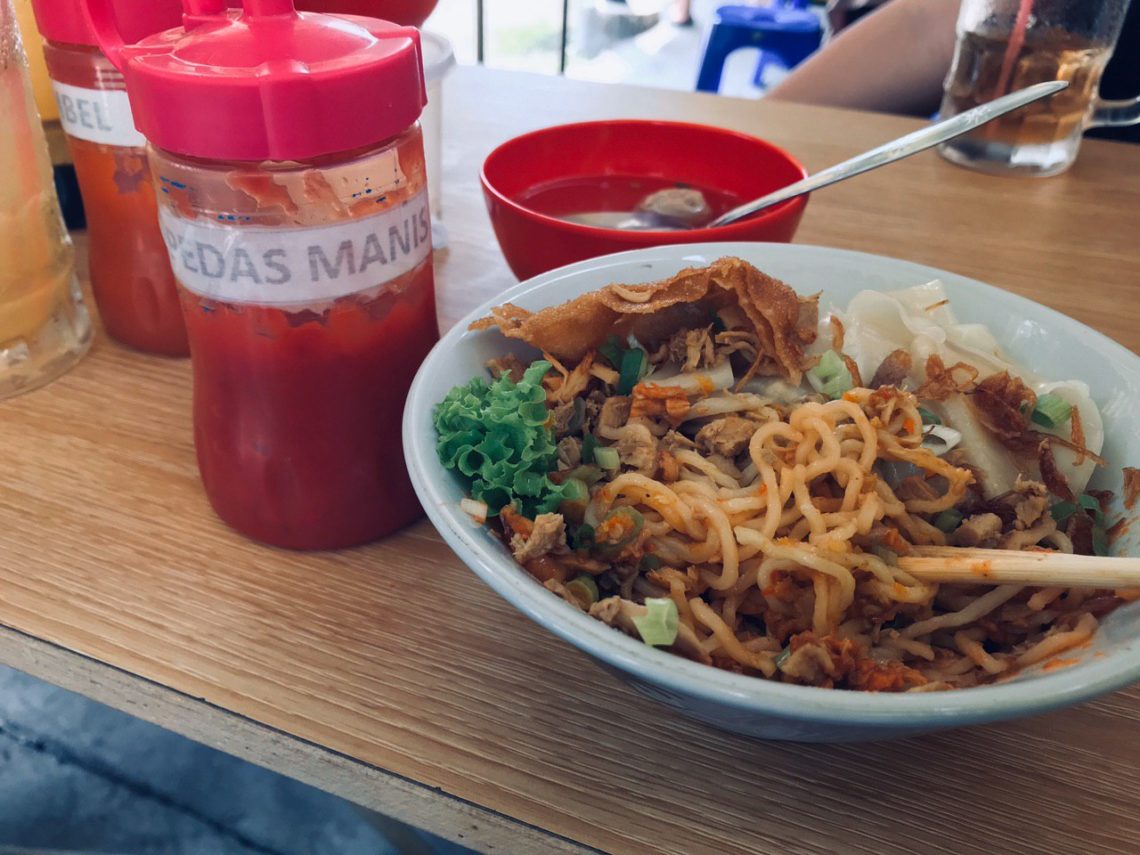 Mie Pangsit Bakso ala Kuliner Cepu Blora yang Tak Ada Duanya