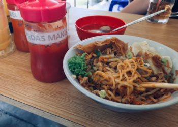 Mie Pangsit Bakso ala Kuliner Cepu Blora yang Tak Ada Duanya