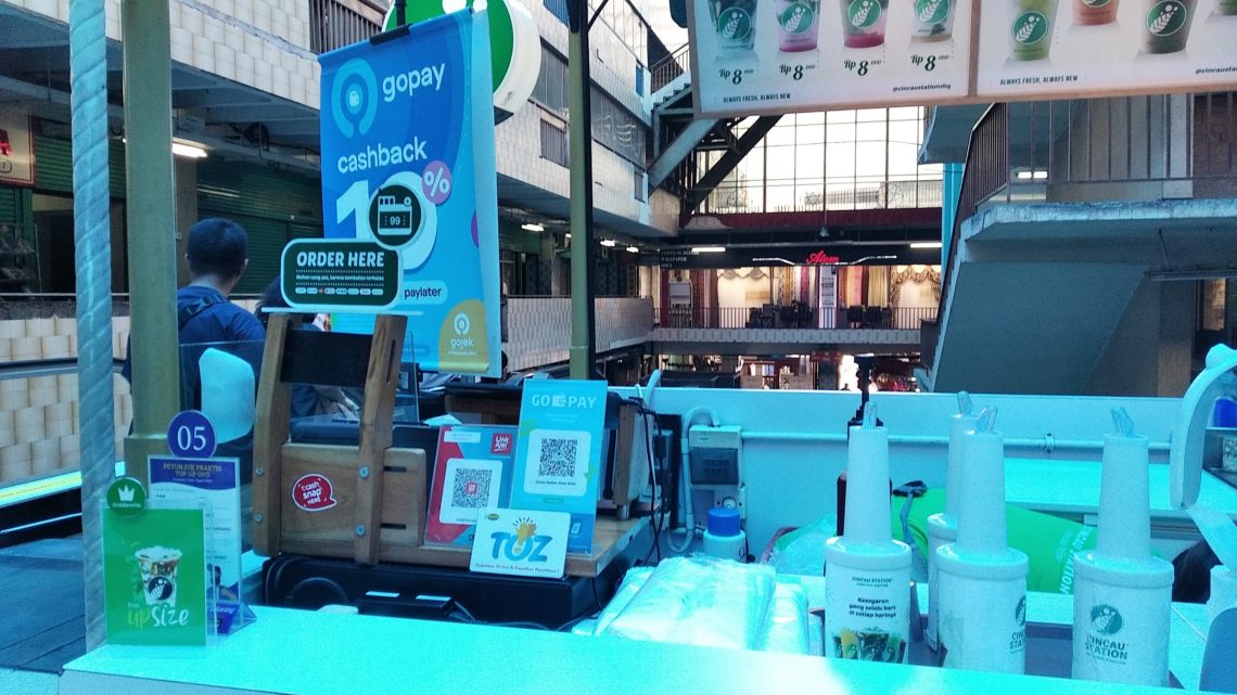 Pergeseran Budaya Transaksi Jual Beli dengan Uang Elektronik di Indonesia