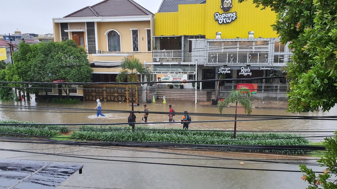 Mewaspadai Serangan Hipotermia saat Banjir Melanda