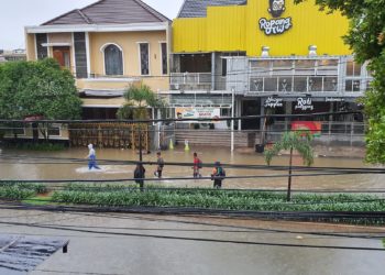 Mewaspadai Serangan Hipotermia saat Banjir Melanda