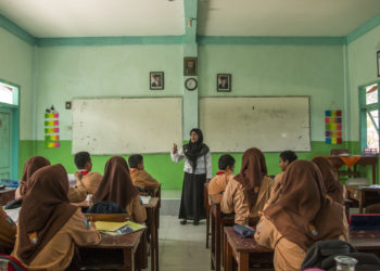 Meningkatkan Kesejahteraan Guru Honorer melalui Dana BOS