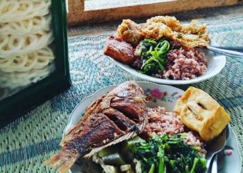 Makan Masakan Ndeso Bersama Ibu