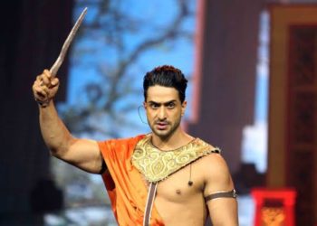 Menikung Dengan Keris