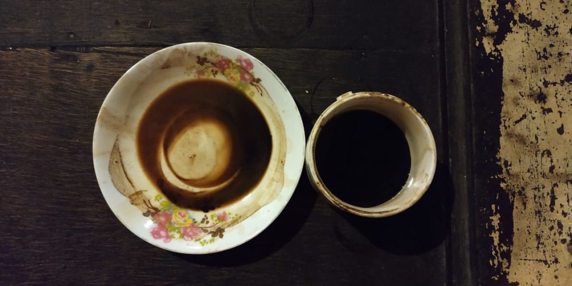 Ngopi Pakai Lepek dan Analogi Sikap Manusia atas Hidup