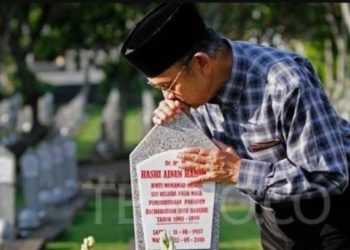 Mengglorifikasi Kesetiaan BJ Habibie di Tengah Maraknya Bisnis Poligami