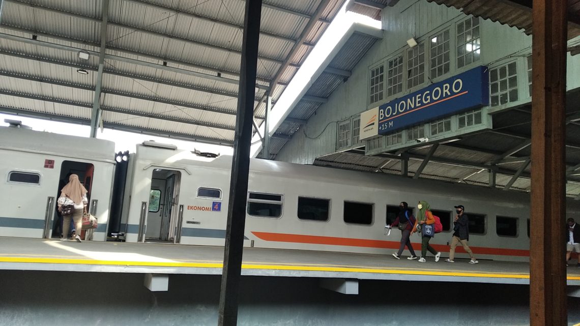 5 Hal yang Perlu Kamu Ketahui Jika Ingin Bepergian dengan Kereta Api di Masa Pandemi