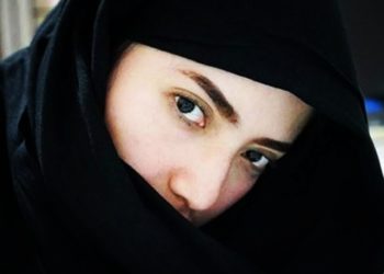 Ada yang Aneh dengan Perempuan Berjilbab Itu