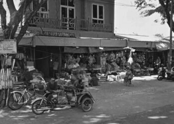 Kenangan Masa Kecil di Pasar Halte Bojonegoro