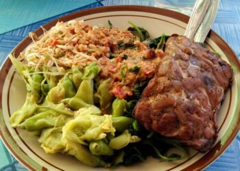 Pecel Turi dan Sensasi Makan Bunga Bersama Nasi