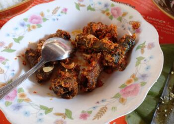 Menikmati Pedasnya Rica-Rica Belut Jangkar Tuban