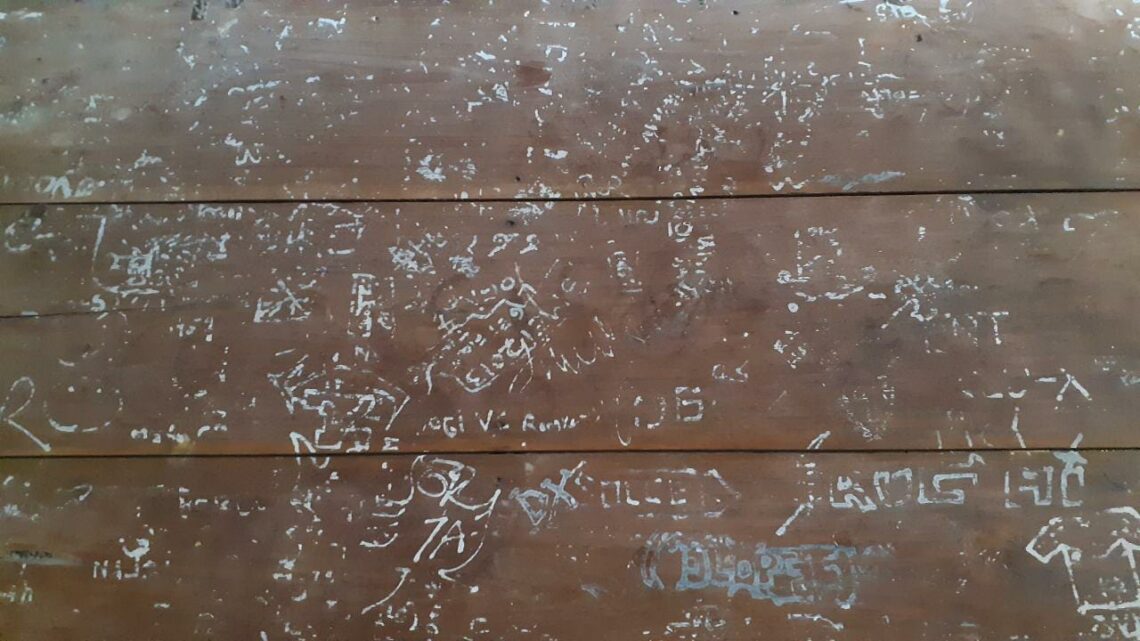 Coretan di Meja dan Kisah Filosofis Di Baliknya