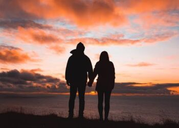 Serupa Nasib, Menikah adalah Kesunyian Masing-masing