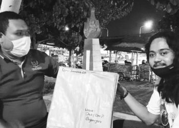 Ngluyur Bareng Jurnabis: Dicky Eko dan Nisan Konstitusi