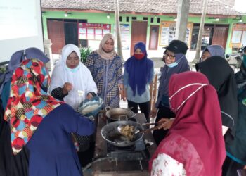 Meningkatkan Ekonomi Masyarakat dengan Menyulap Daun Beluntas