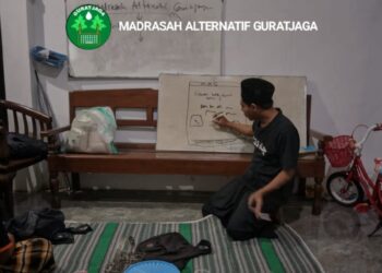 Madrasah Guratjaga, Ruang Belajar yang Tradisionalis Kontemporer
