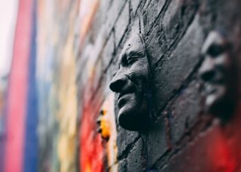 Ayo Nulis, Tapi Jangan Narsis