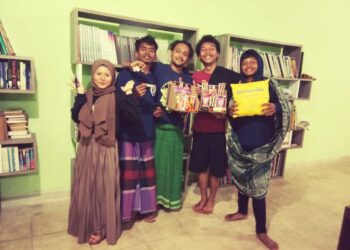 Menafsir Peristiwa Anomali, Ulang Tahun Tanpa Lilin