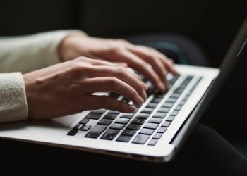 7 Jurus Mahir Menulis ala Jurnaba, Nomor 3 Bikin Merenung