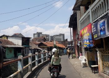5 Syawal, Perempuan Pinggir Bengawan yang Mekar di Taman Kota Kembang
